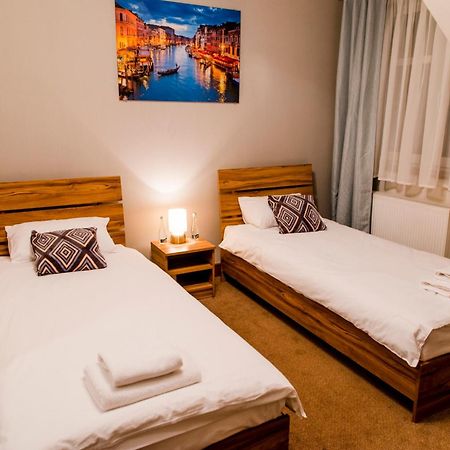 Hotel - Restauracja Platan เซนจิตชุฟ มาโวโปลสกี ภายนอก รูปภาพ