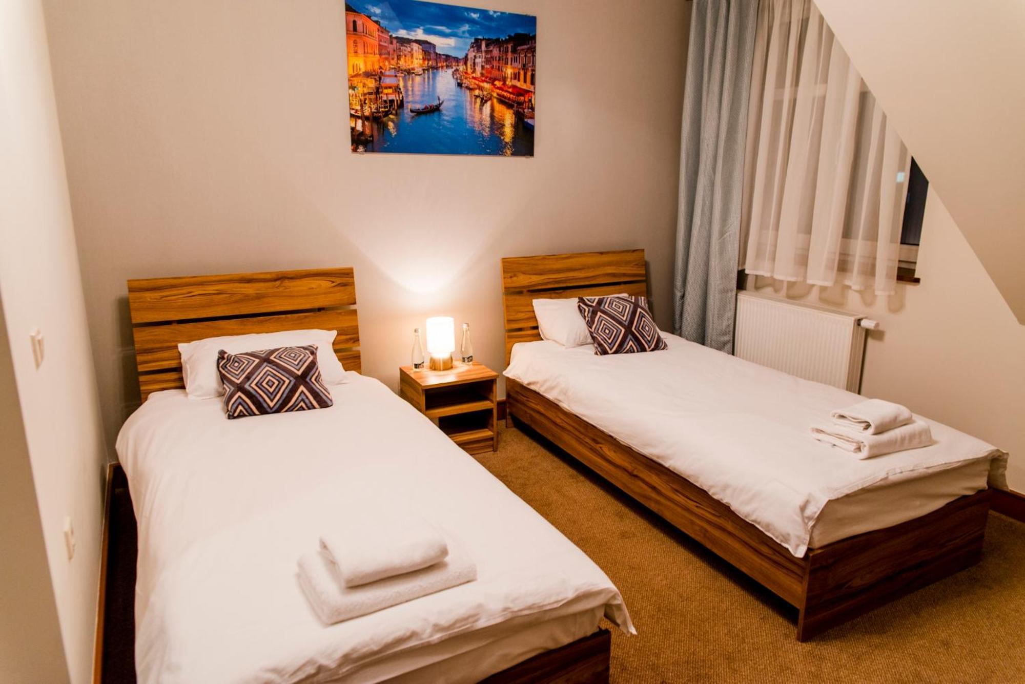 Hotel - Restauracja Platan เซนจิตชุฟ มาโวโปลสกี ภายนอก รูปภาพ