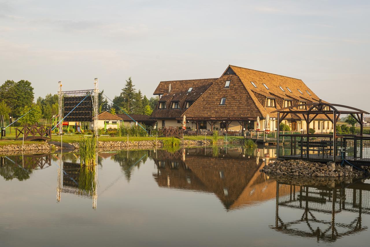 Hotel - Restauracja Platan เซนจิตชุฟ มาโวโปลสกี ภายนอก รูปภาพ